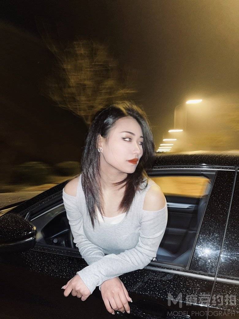 黑白模特