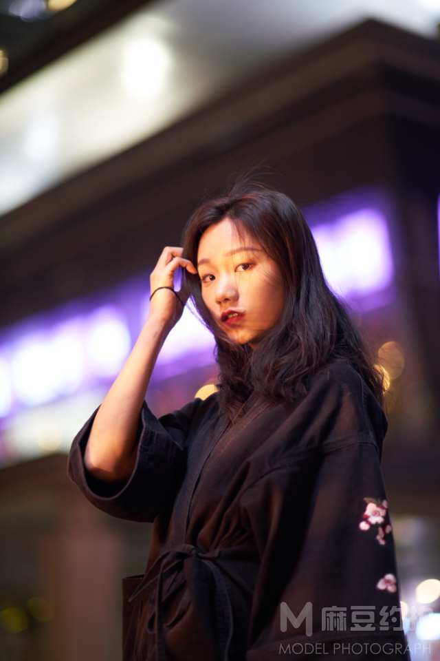 情绪模特