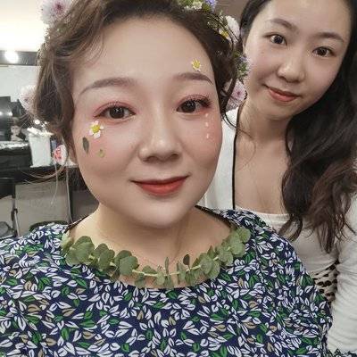妆容模特