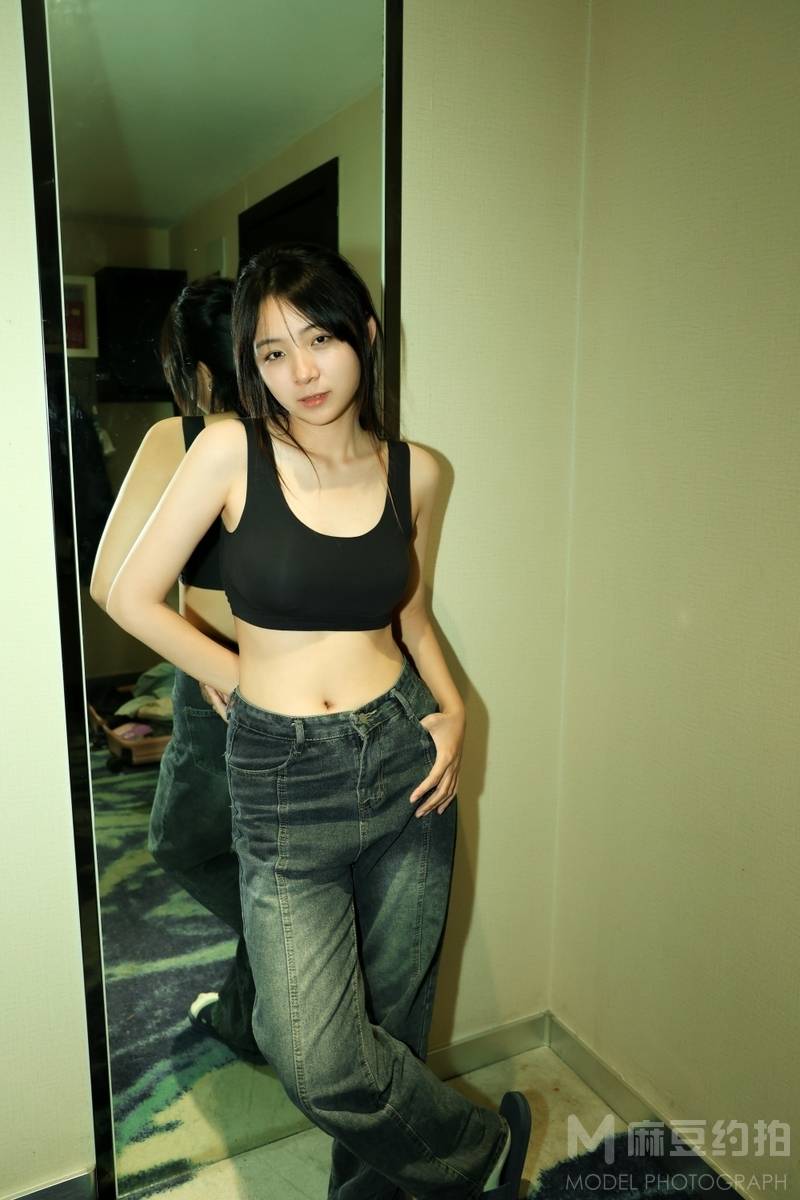 黑白模特