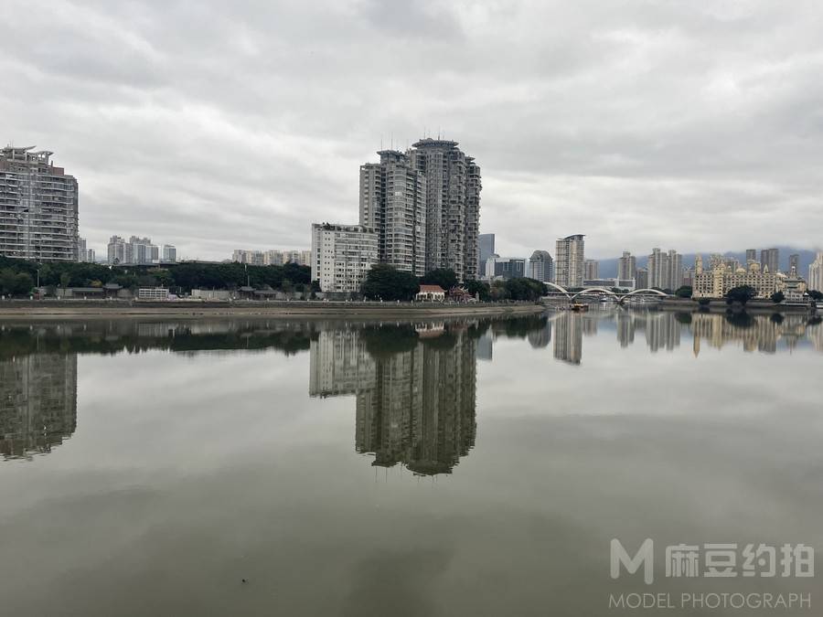 纪实模特