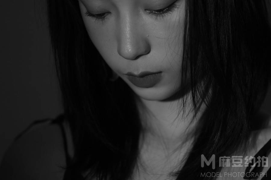 黑白模特