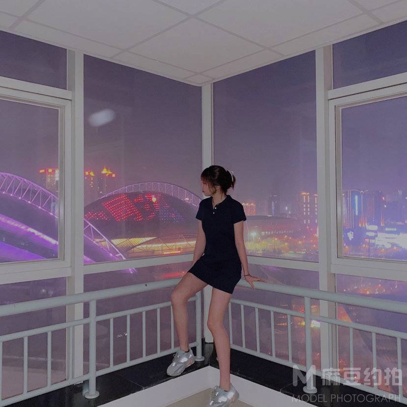 夜景模特