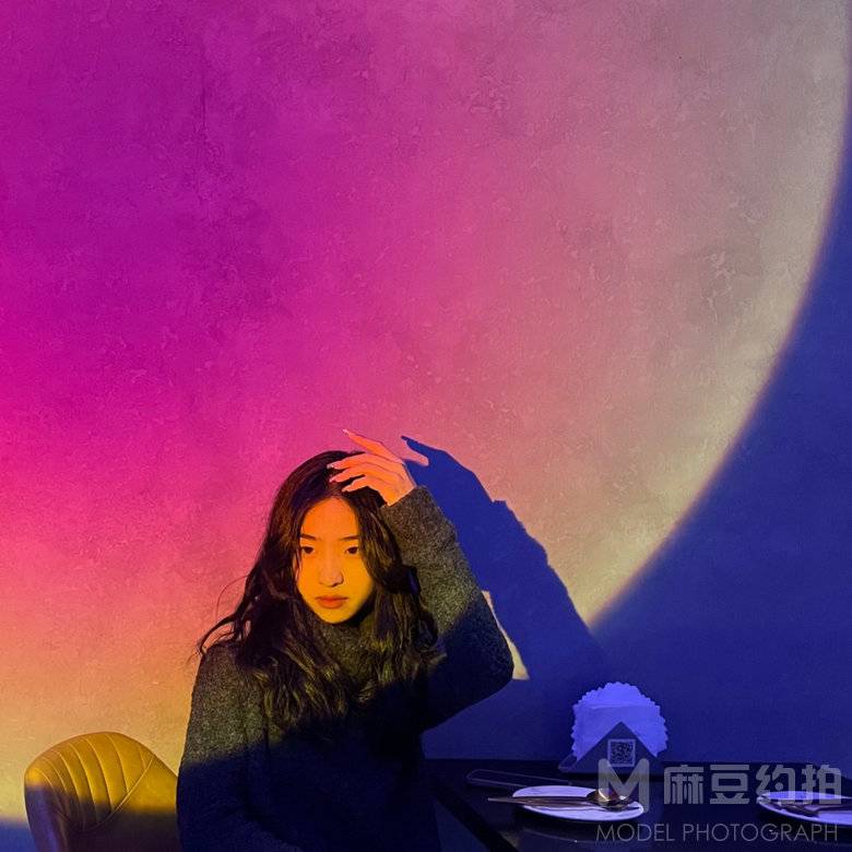 情绪模特