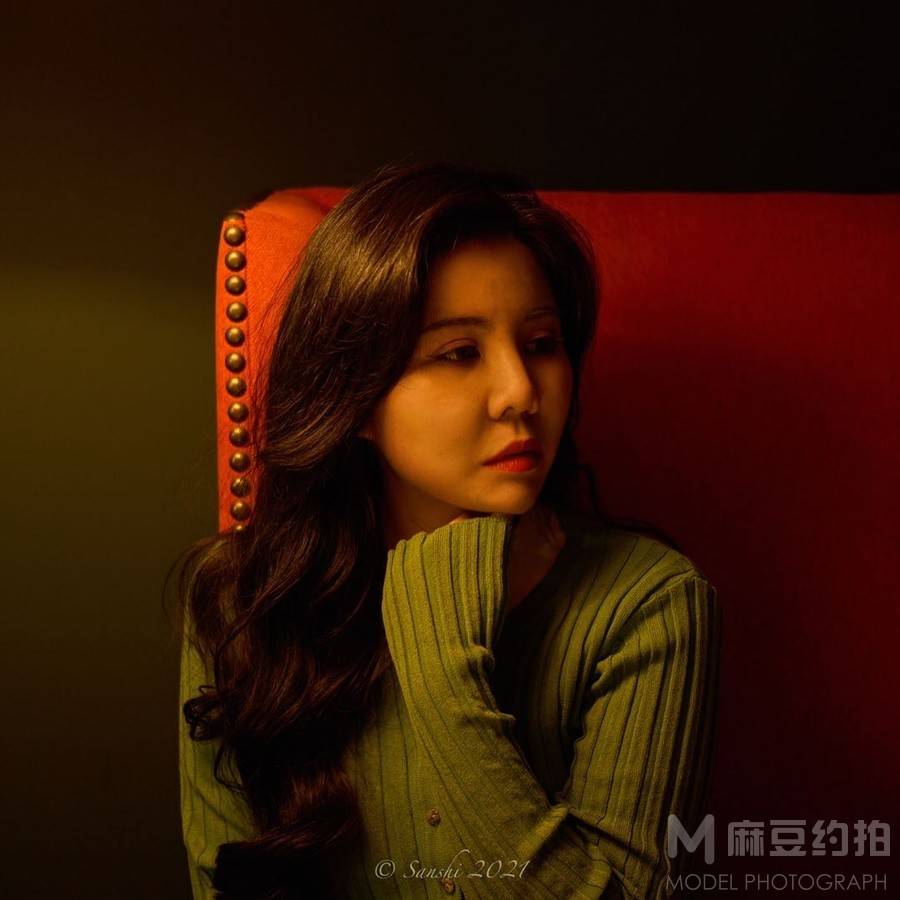 情绪模特