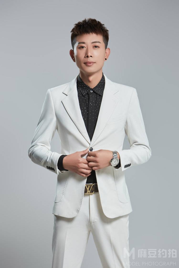 黑白模特