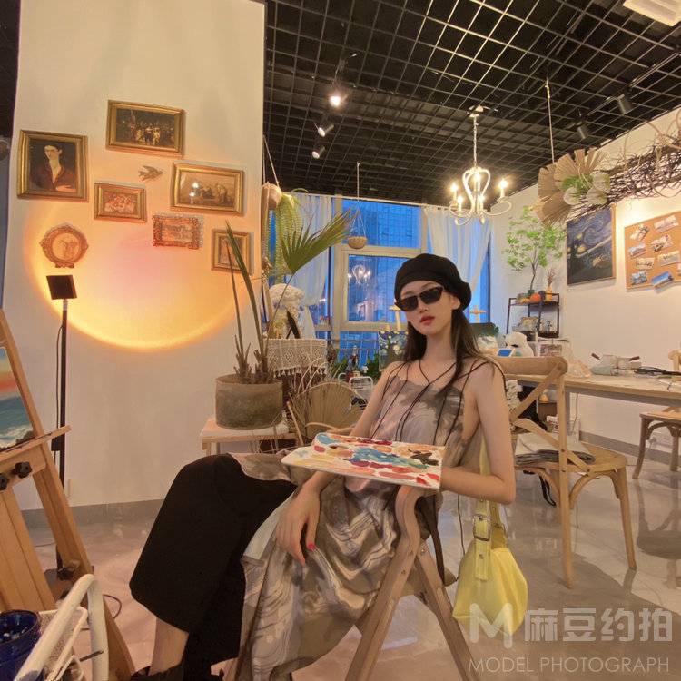 情绪模特