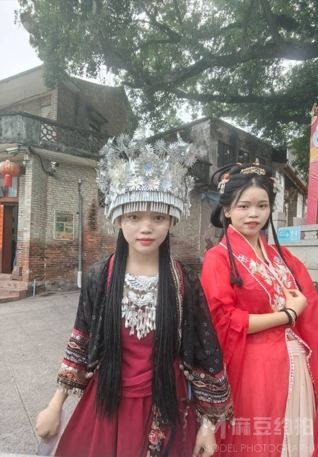 汉服模特