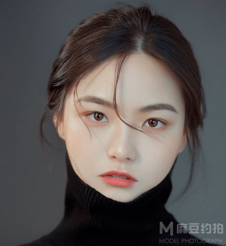 黑白模特