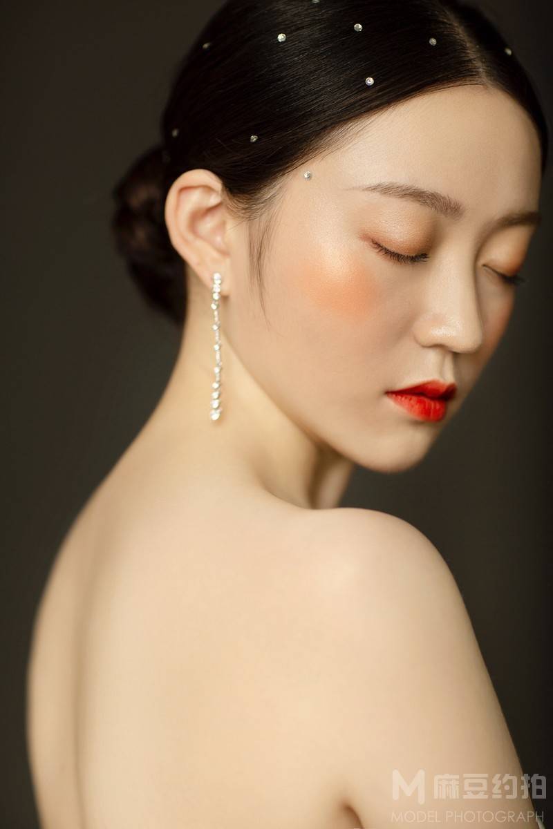 妆容模特