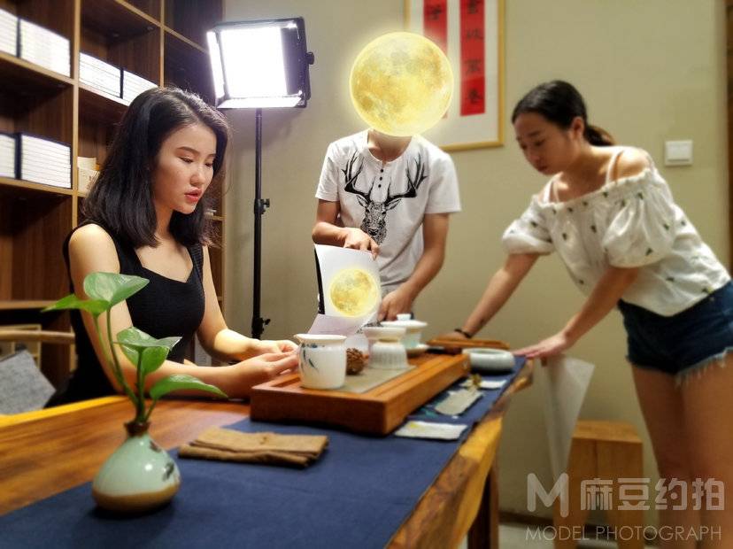 情绪模特