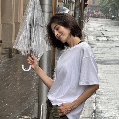 黑白模特
