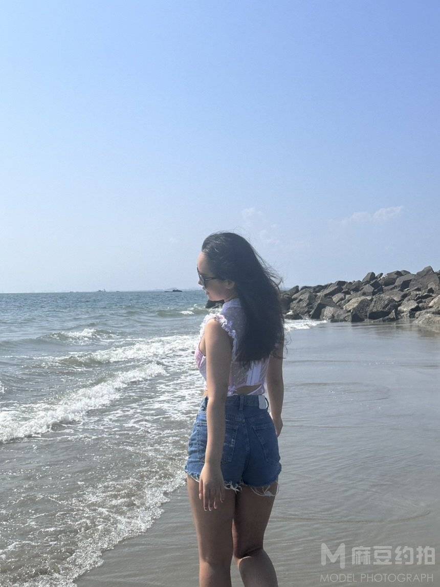 黑白模特