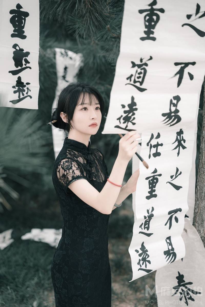 情绪模特