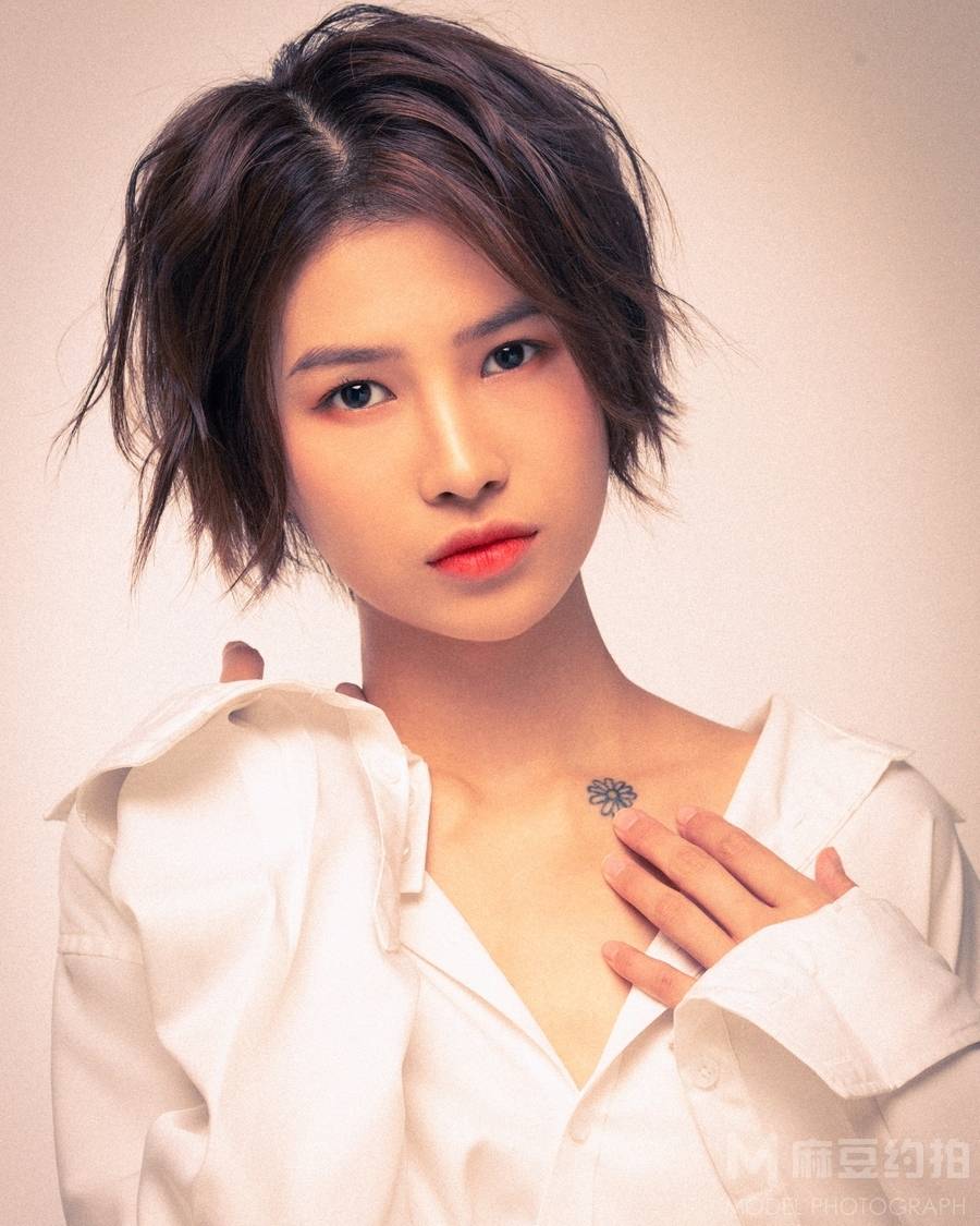 情绪模特