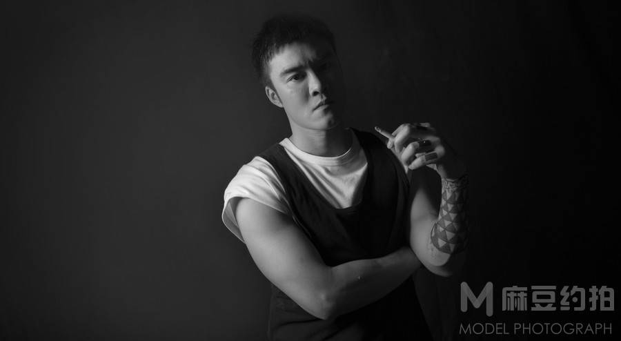 黑白模特