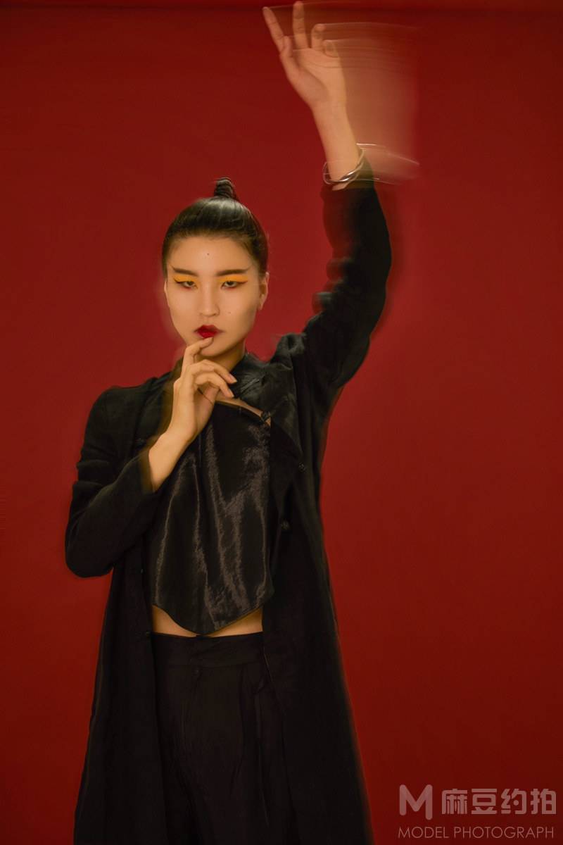 情绪模特