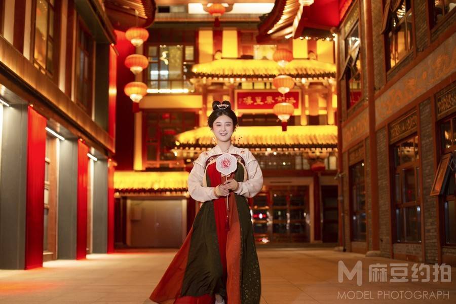 汉服模特