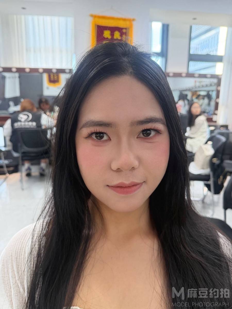 妆容模特
