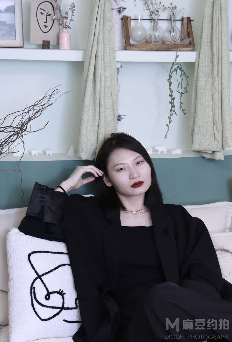 情绪模特