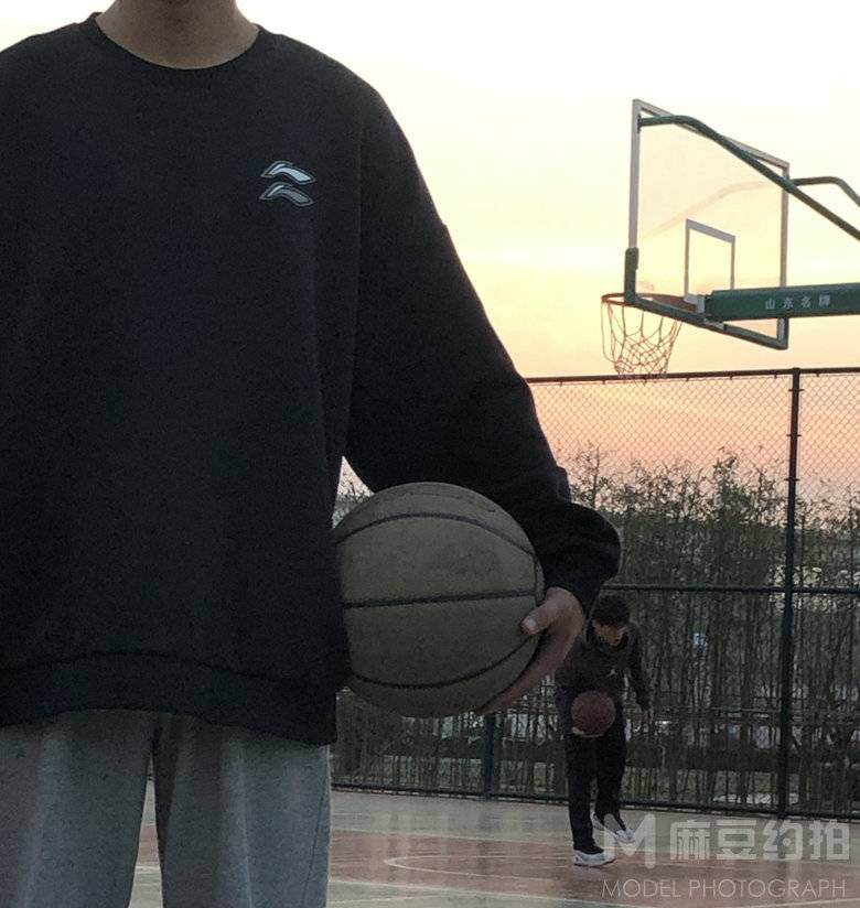 黑白模特
