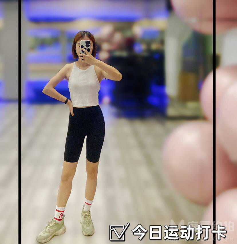 黑白模特