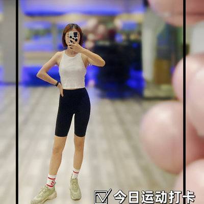 黑白模特