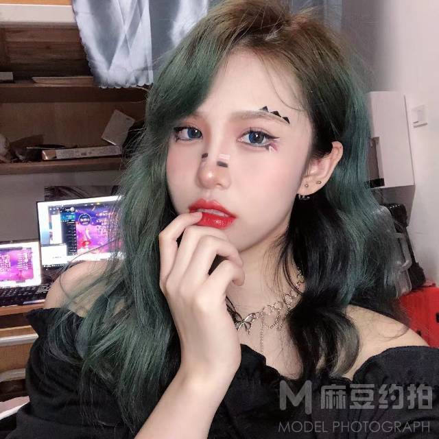 暗黑模特