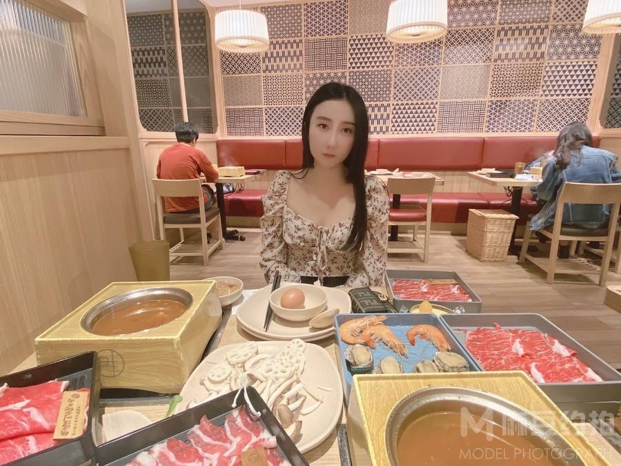 妆容模特