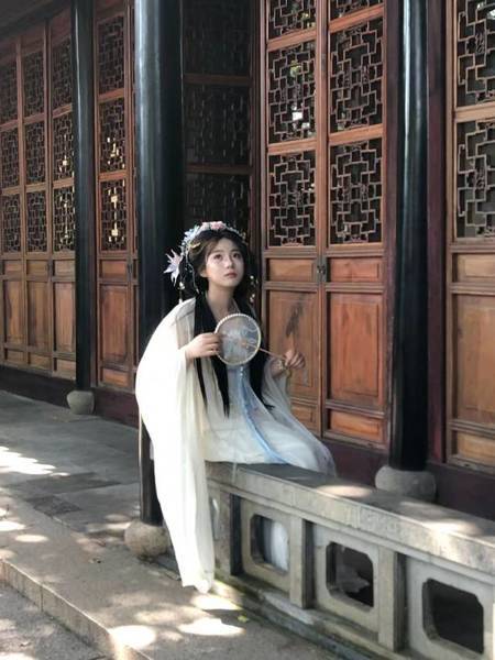 汉服模特