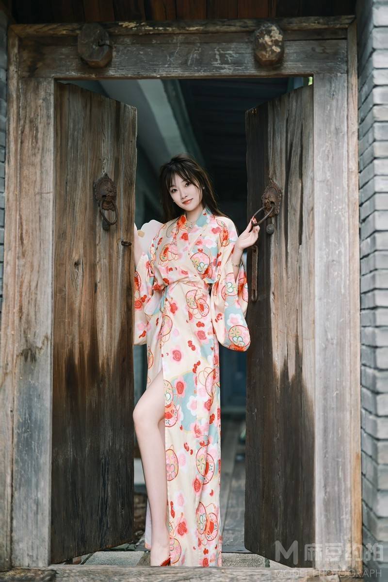 胶片模特