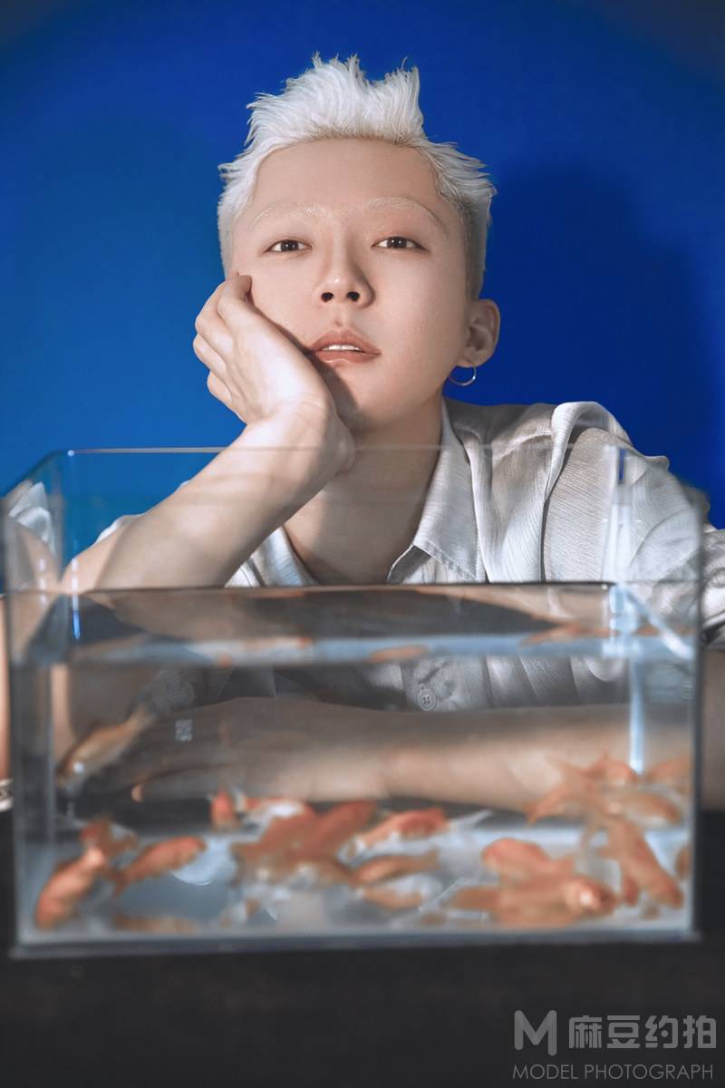 情绪模特