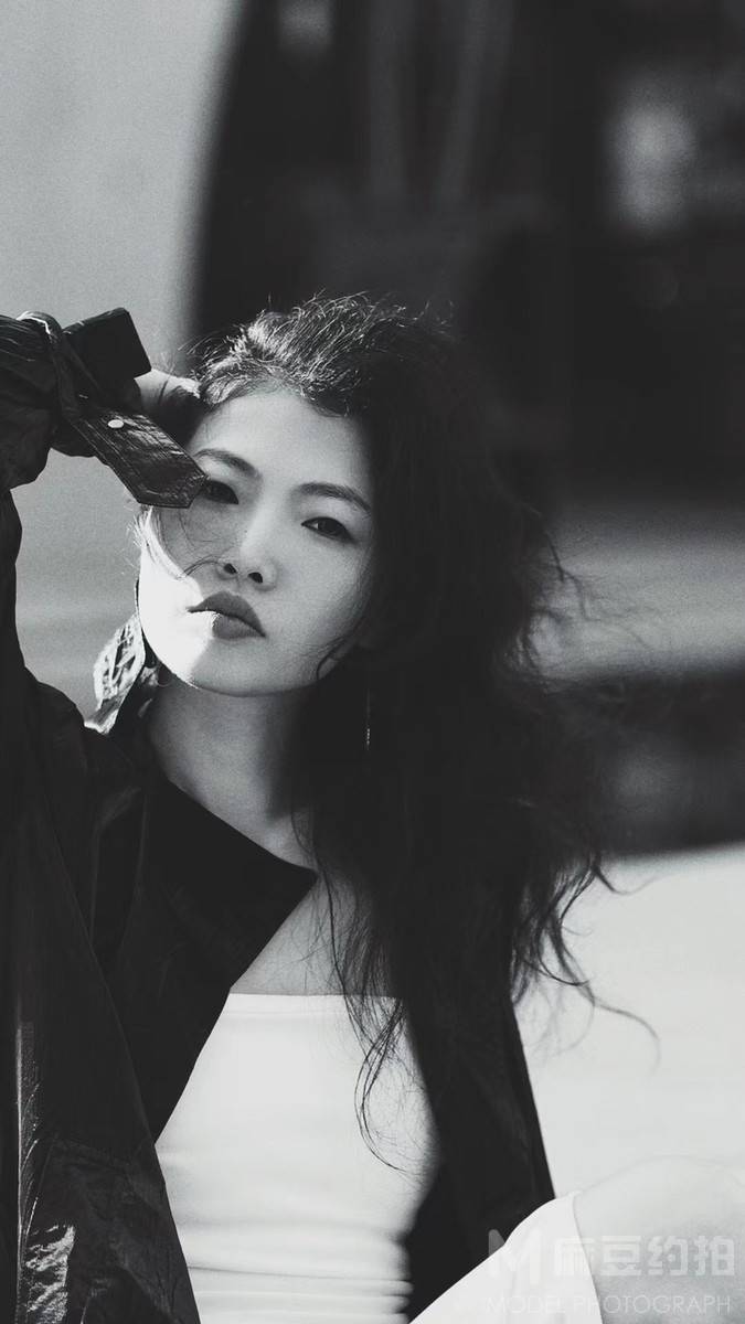 情绪模特