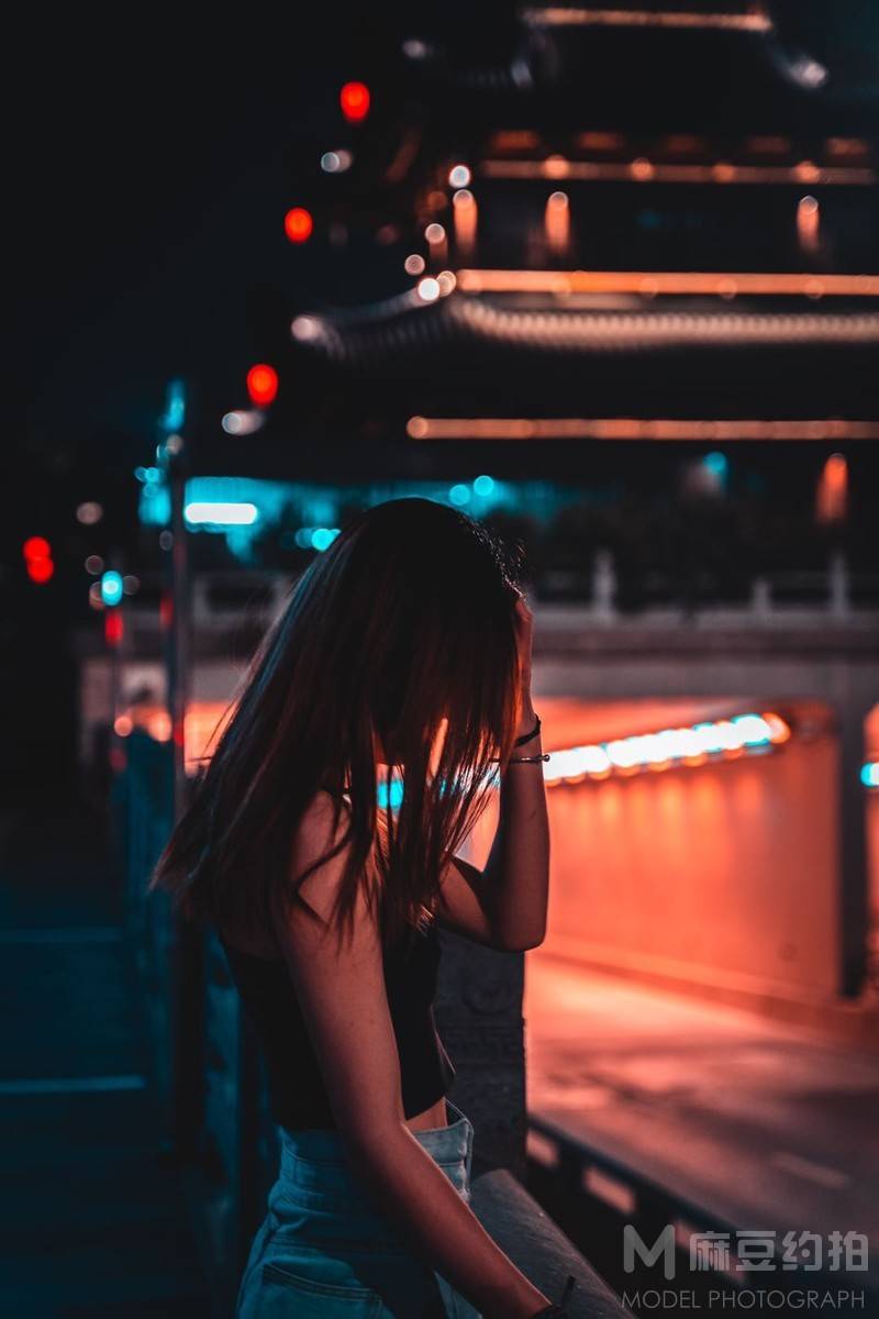 情绪模特