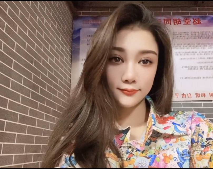 纪实模特
