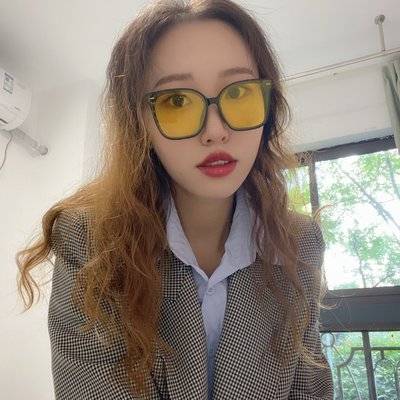 黑白模特