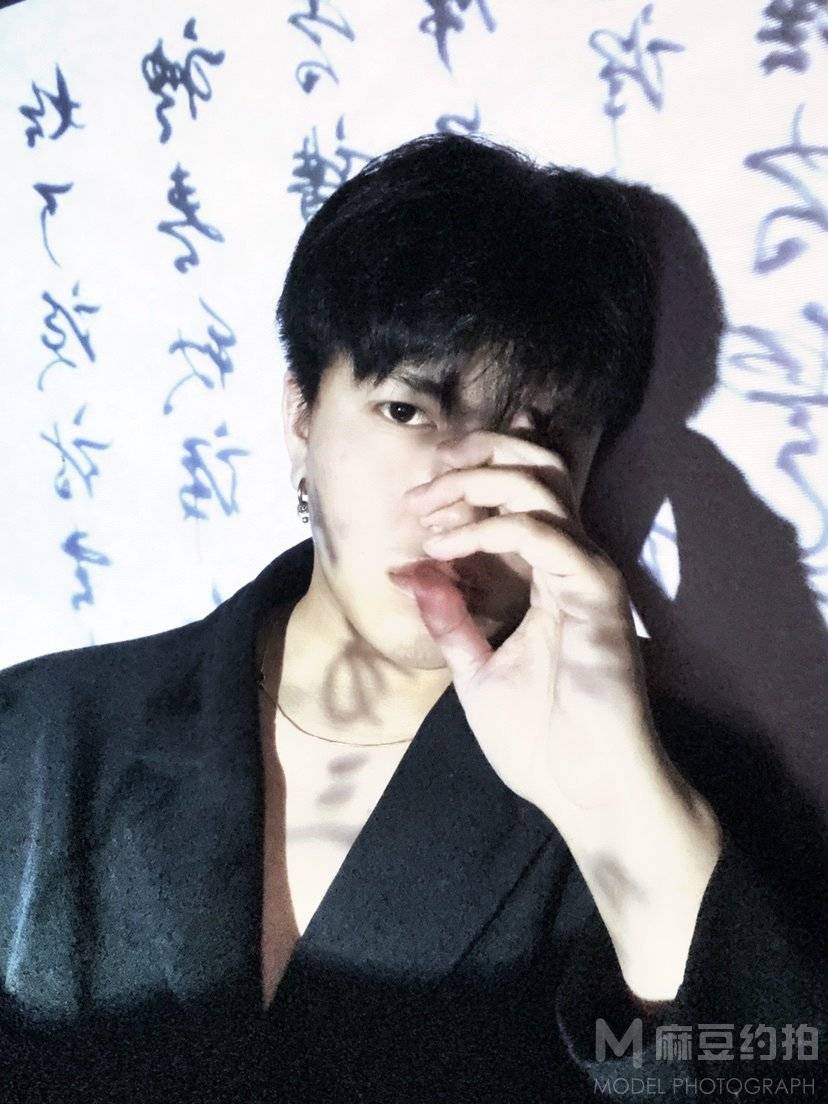 黑白模特