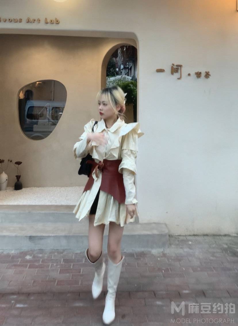 校园模特