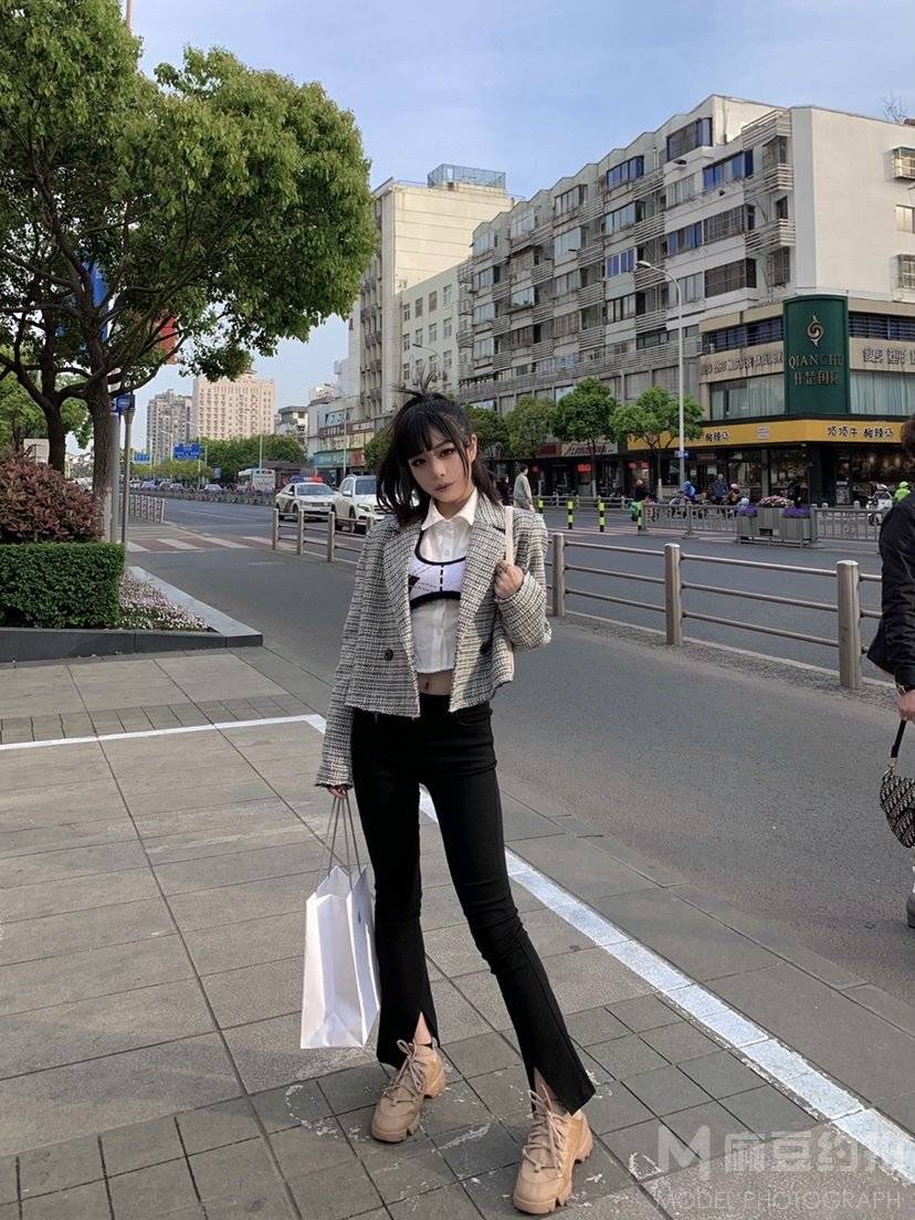 校园模特