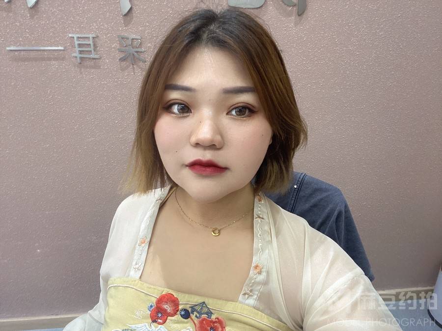 妆容模特