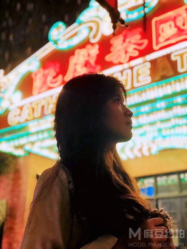 夜景模特