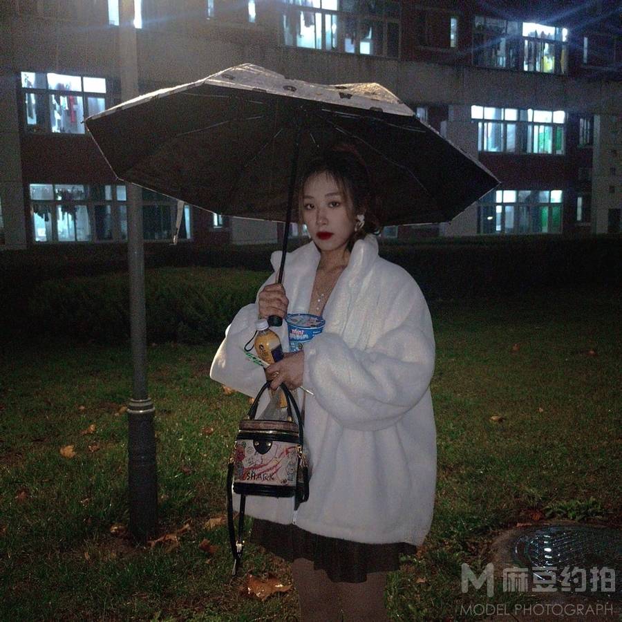 夜景模特