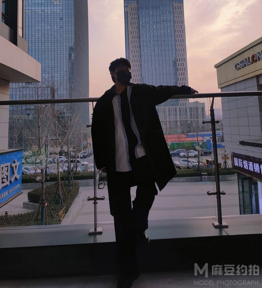 黑白模特