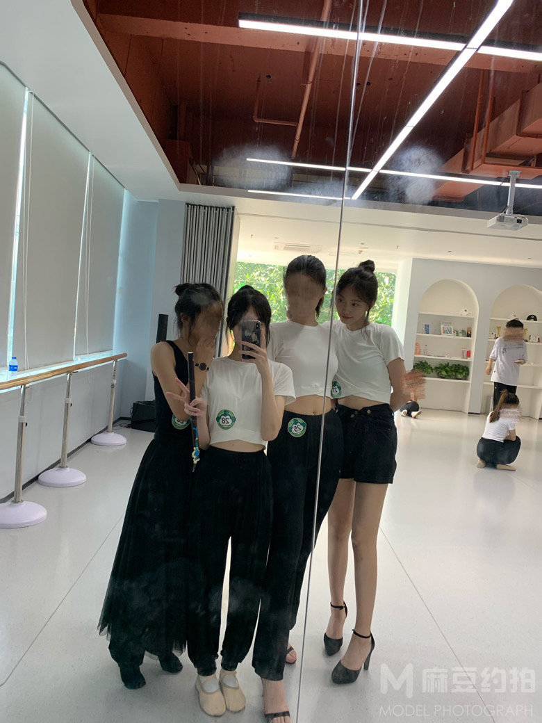 清新模特