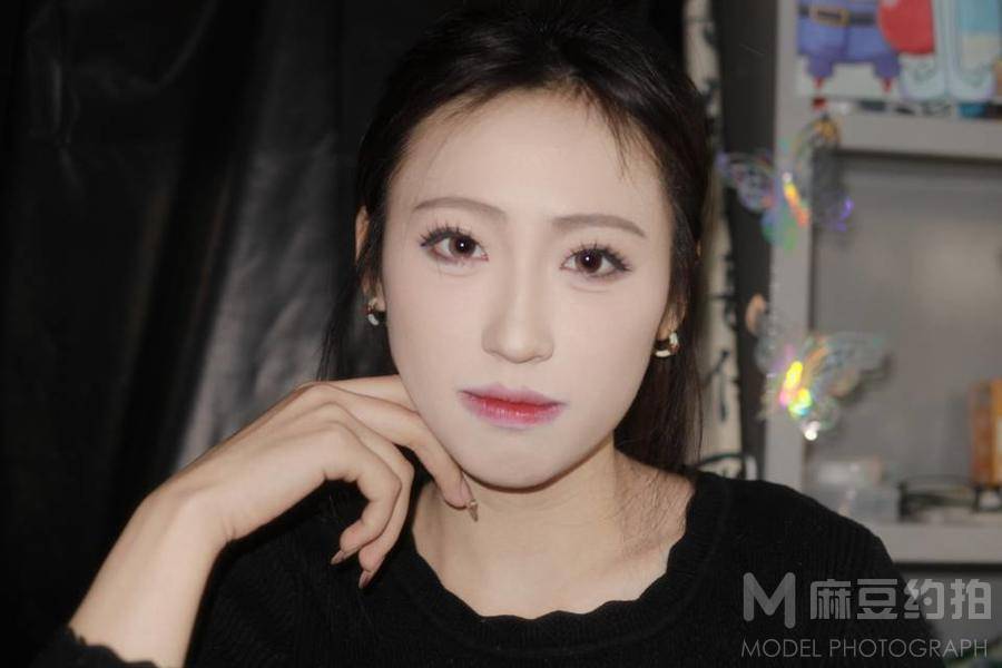 情绪模特