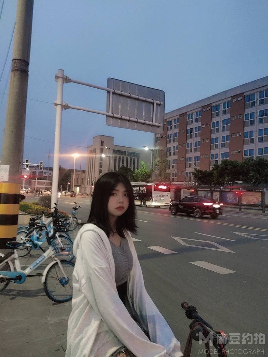 夜景模特