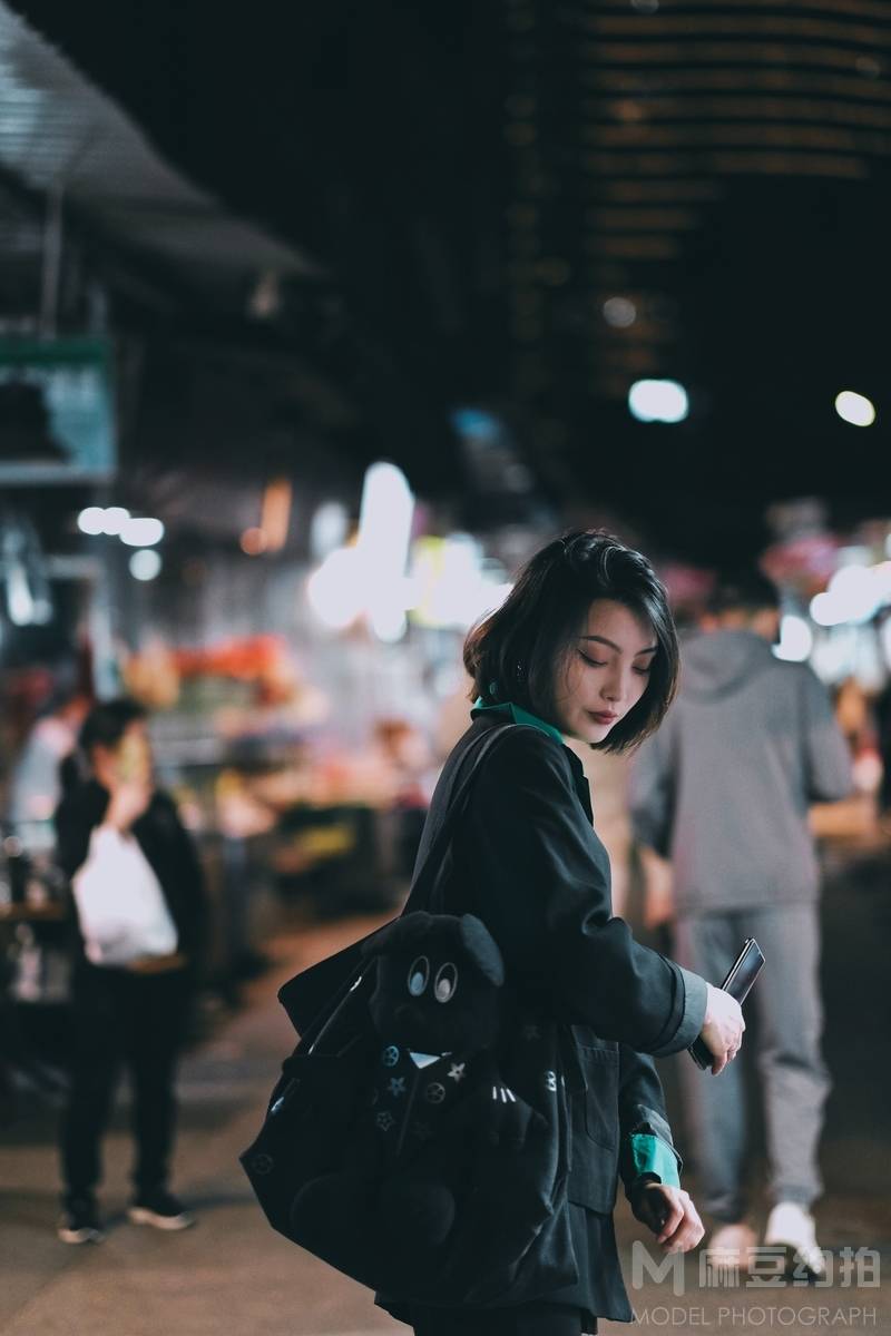 情绪模特