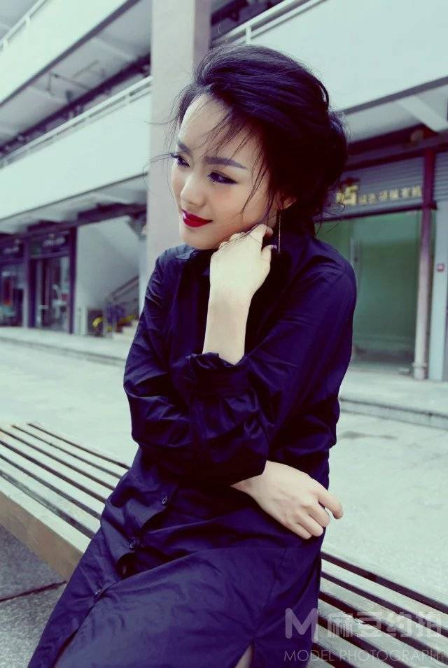 黑白模特