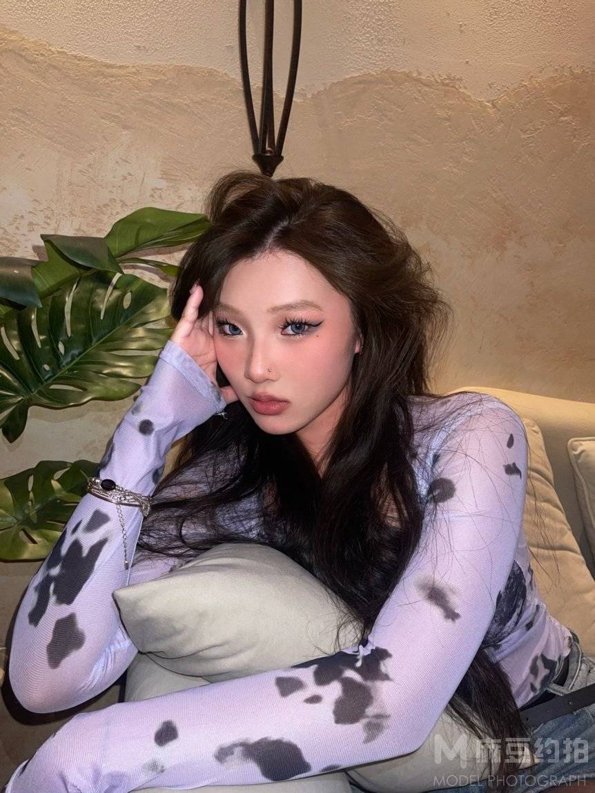 妆容模特