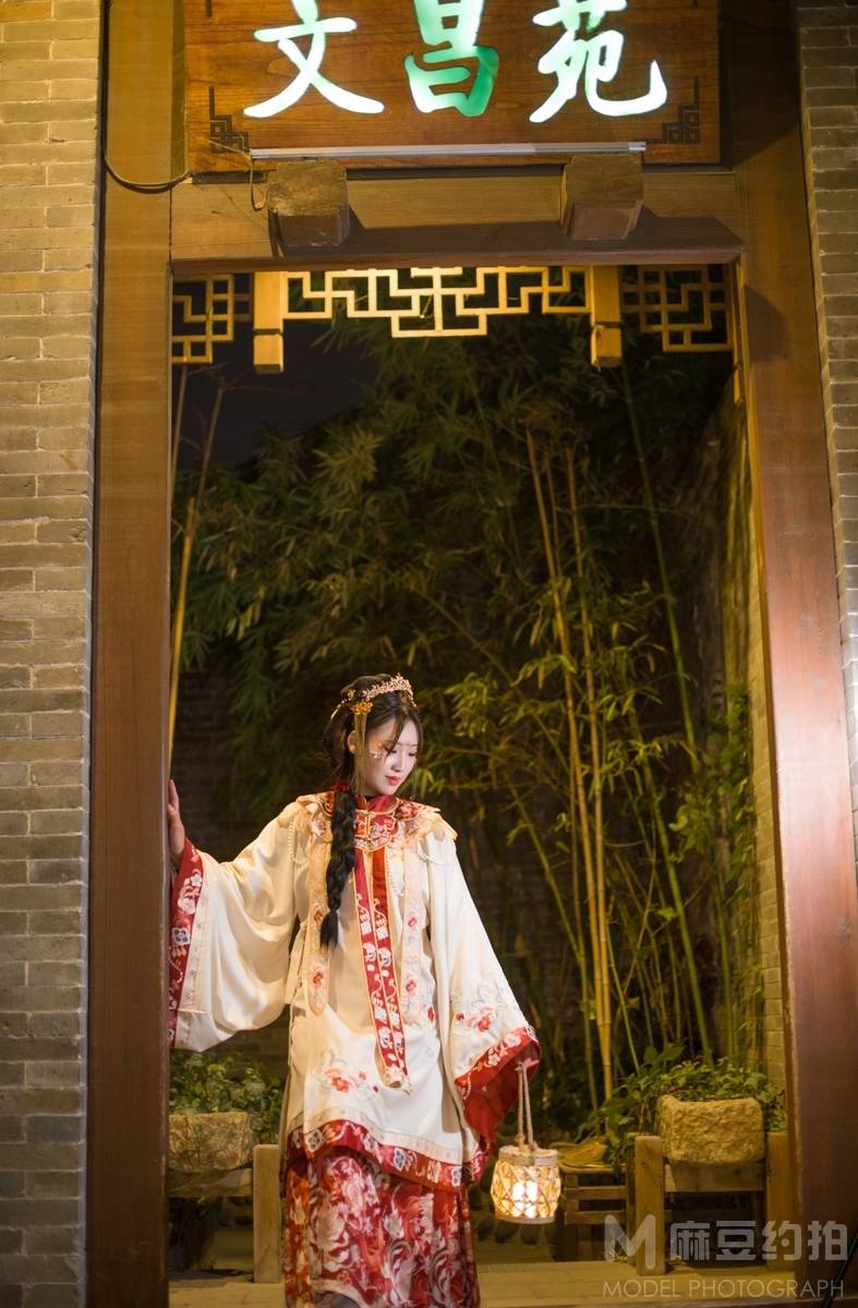 汉服模特